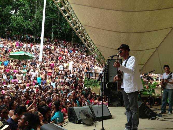 MÚSICA NO PARQUE