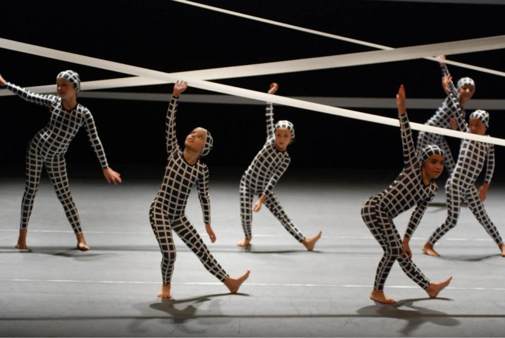 CORPO ESCOLA DE DANÇA