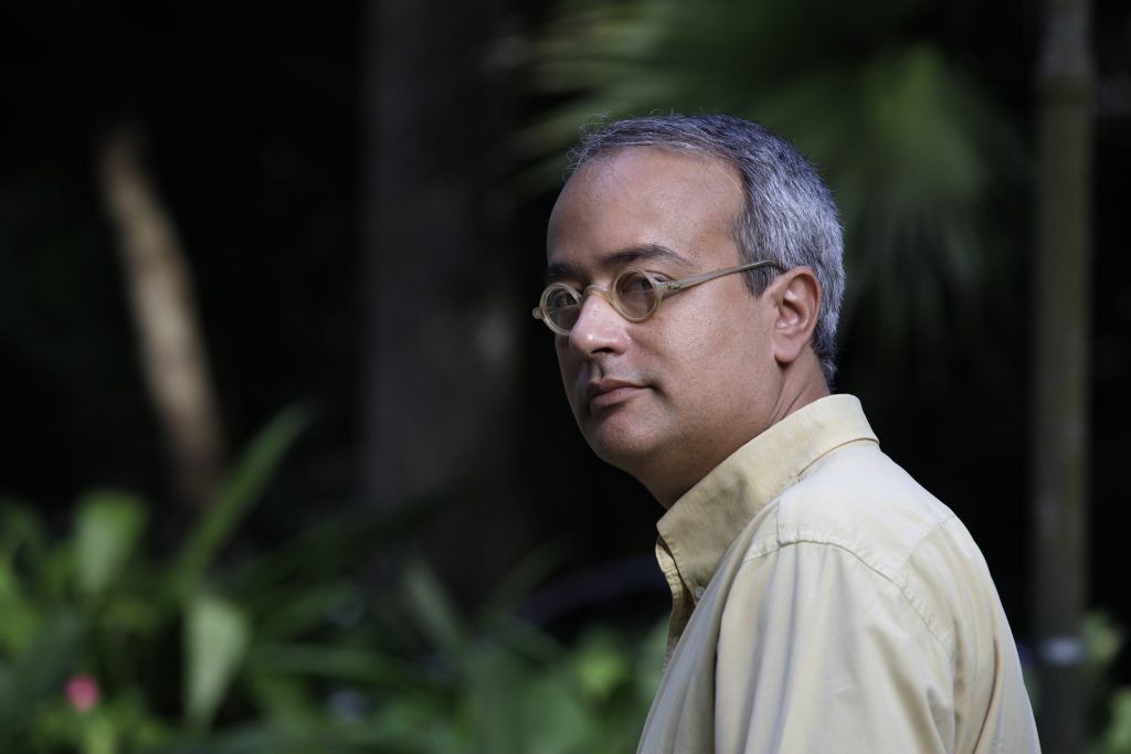 PALAVRAS CRUZADAS – Lira + André Vallias