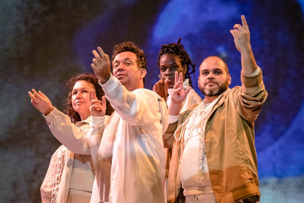 Contemporaneidade na versão cênica de Renato Rocha para Moby Dick