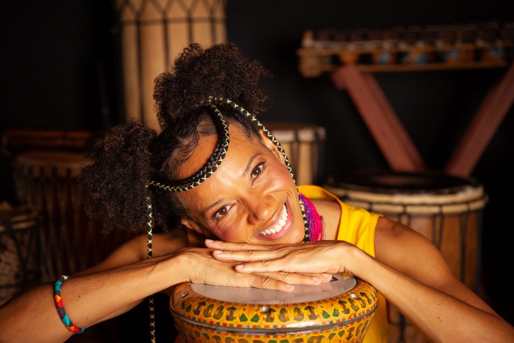 A menina Akili e seu tambor falante – O Musical