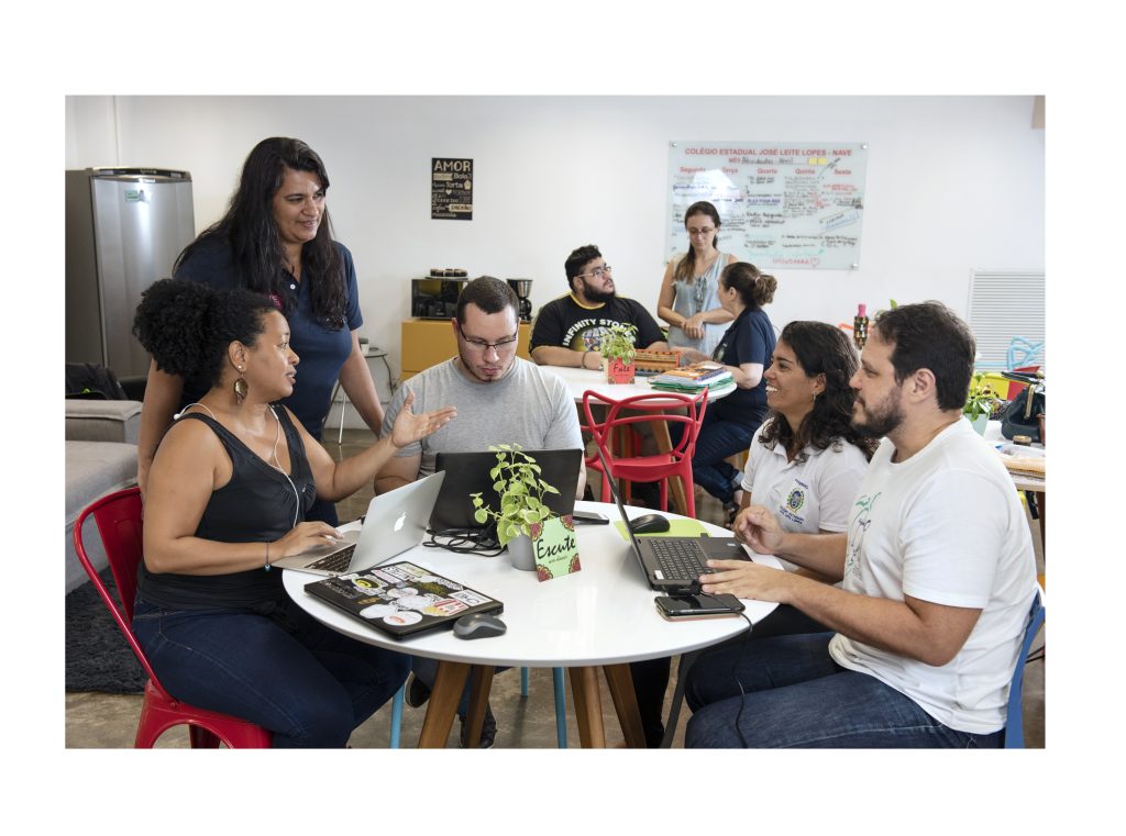 Nova série de cursos da Órbita ajuda a conectar conhecimentos escolares com a rotina dos estudantes