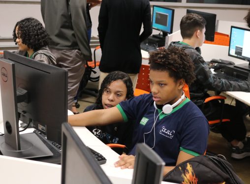 Alunos dos NAVEs Rio e Recife mergulham em imersão de programação com a Escola 42