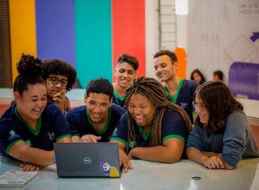 NAVE fortalece sua formação de jovens em tecnologia e programação com a chegada de novos patrocinadores