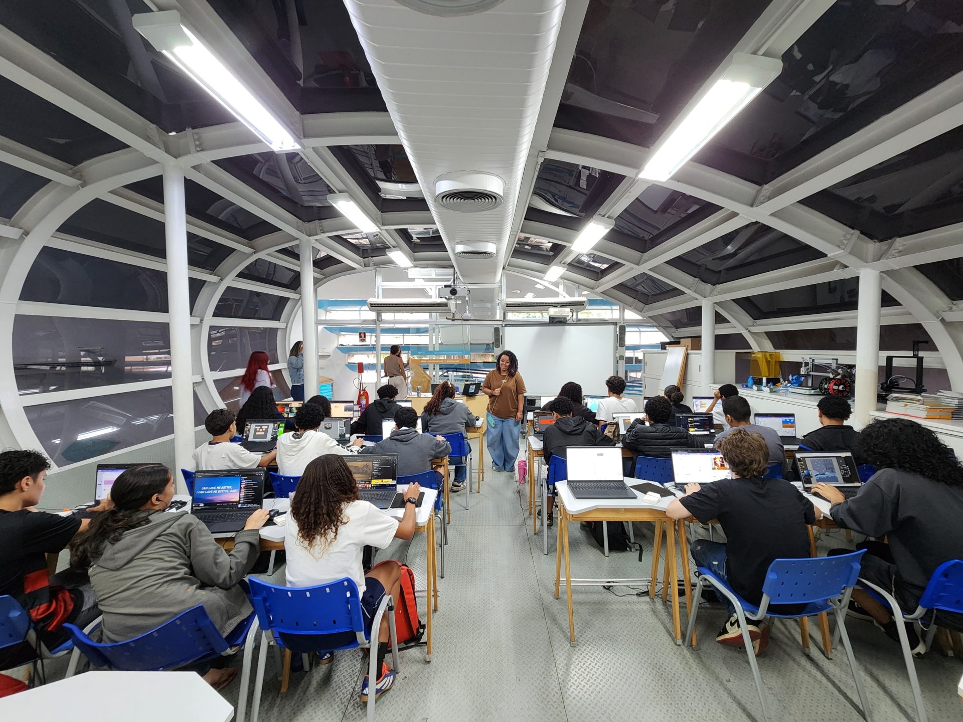 NEO III: Alunos da rede pública do Rio criam jogos de computador inspirados na literatura